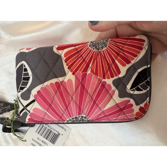 NWT Vera Bradley Cherry Blossoms Zip Around Wallet New With Tags - Picture 6 of 8